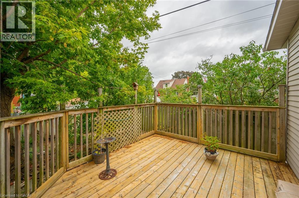 Photo 9 of 2 Cherry Avenue, Grimsby ON