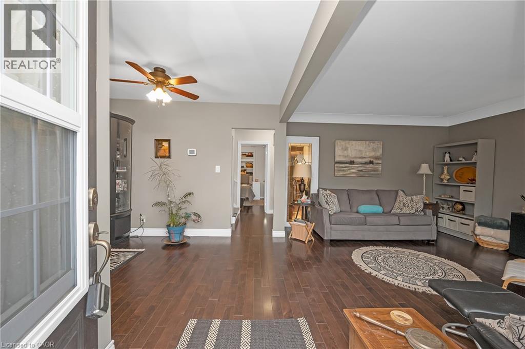 Photo 28 of 2 Cherry Avenue, Grimsby ON