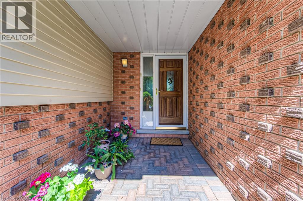 Photo 5 of 554 Sprucehill Avenue, Waterloo ON