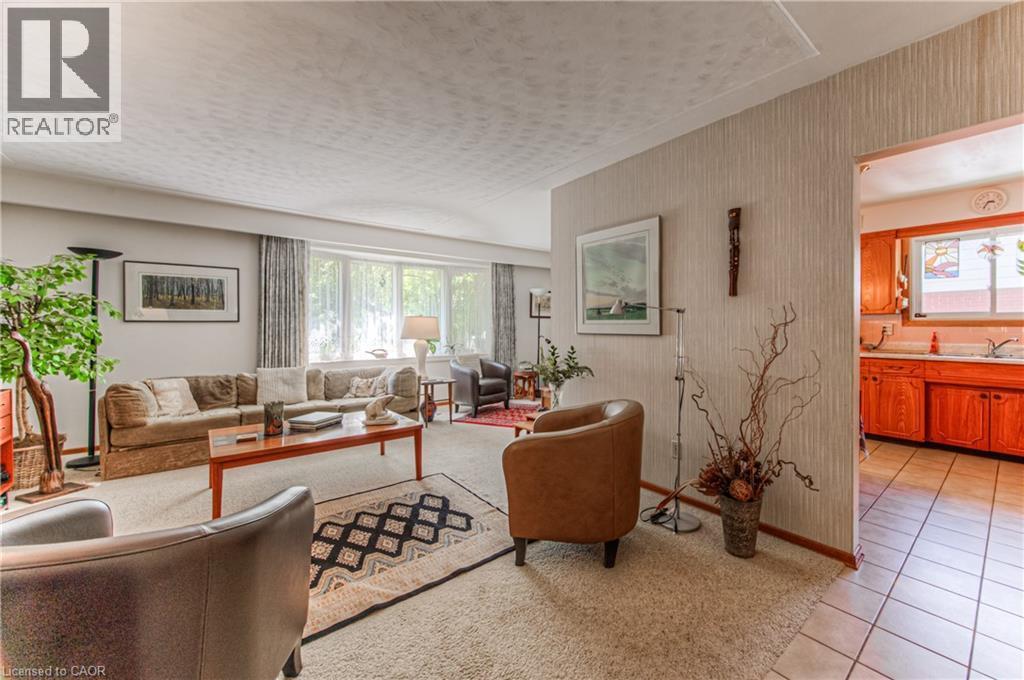 Photo 9 of 554 Sprucehill Avenue, Waterloo ON