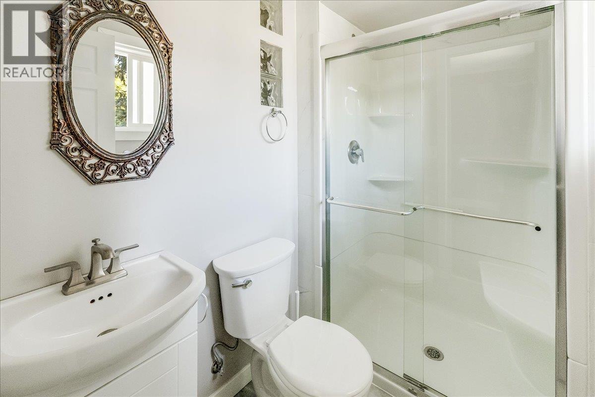 1916 Riverside Crescent, Castlegar