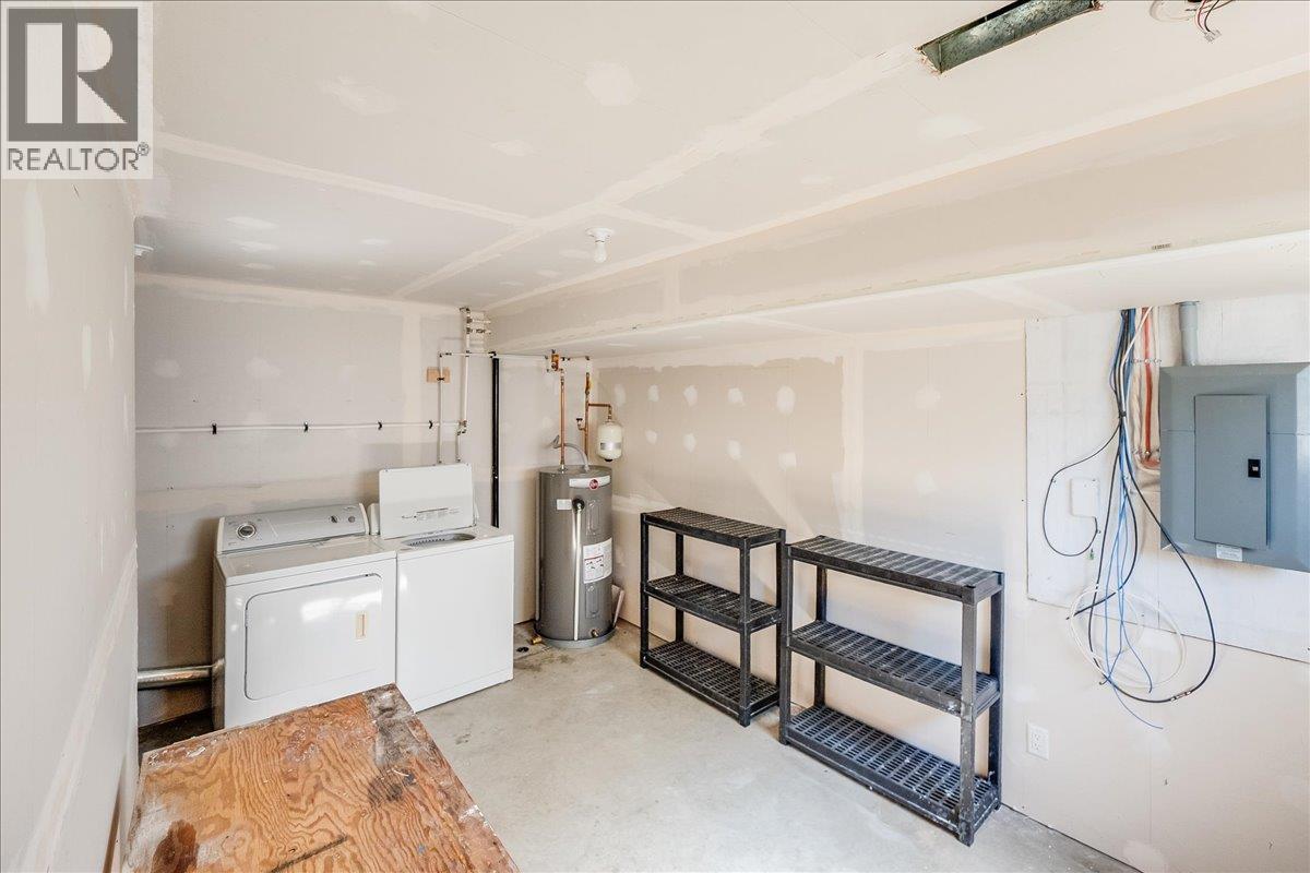 1916 Riverside Crescent, Castlegar