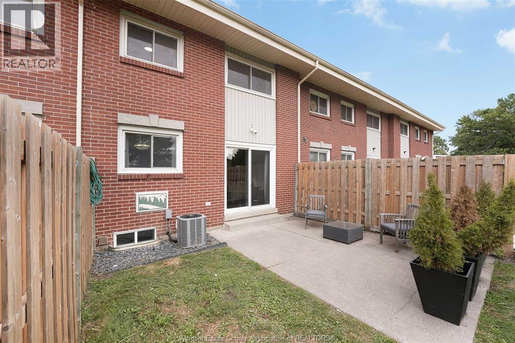 Photo 6 of 1990 Columbia Court Unit 22, Windsor ON