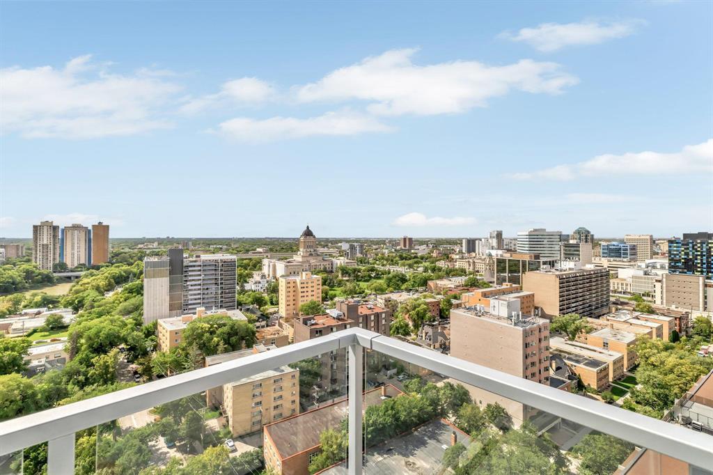Photo 3 of 2002 390 Assiniboine Avenue, Winnipeg MB