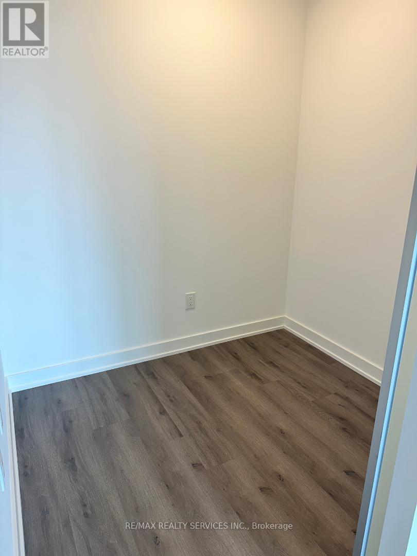 Photo 14 of 5612 252 Church Street, Toronto ON