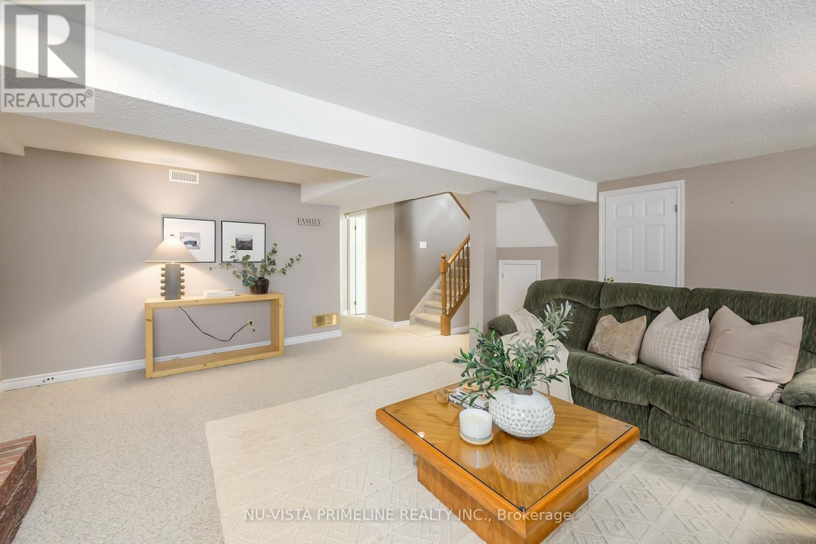 Photo 20 of 8 Tumbleweed Crescent, London South ON