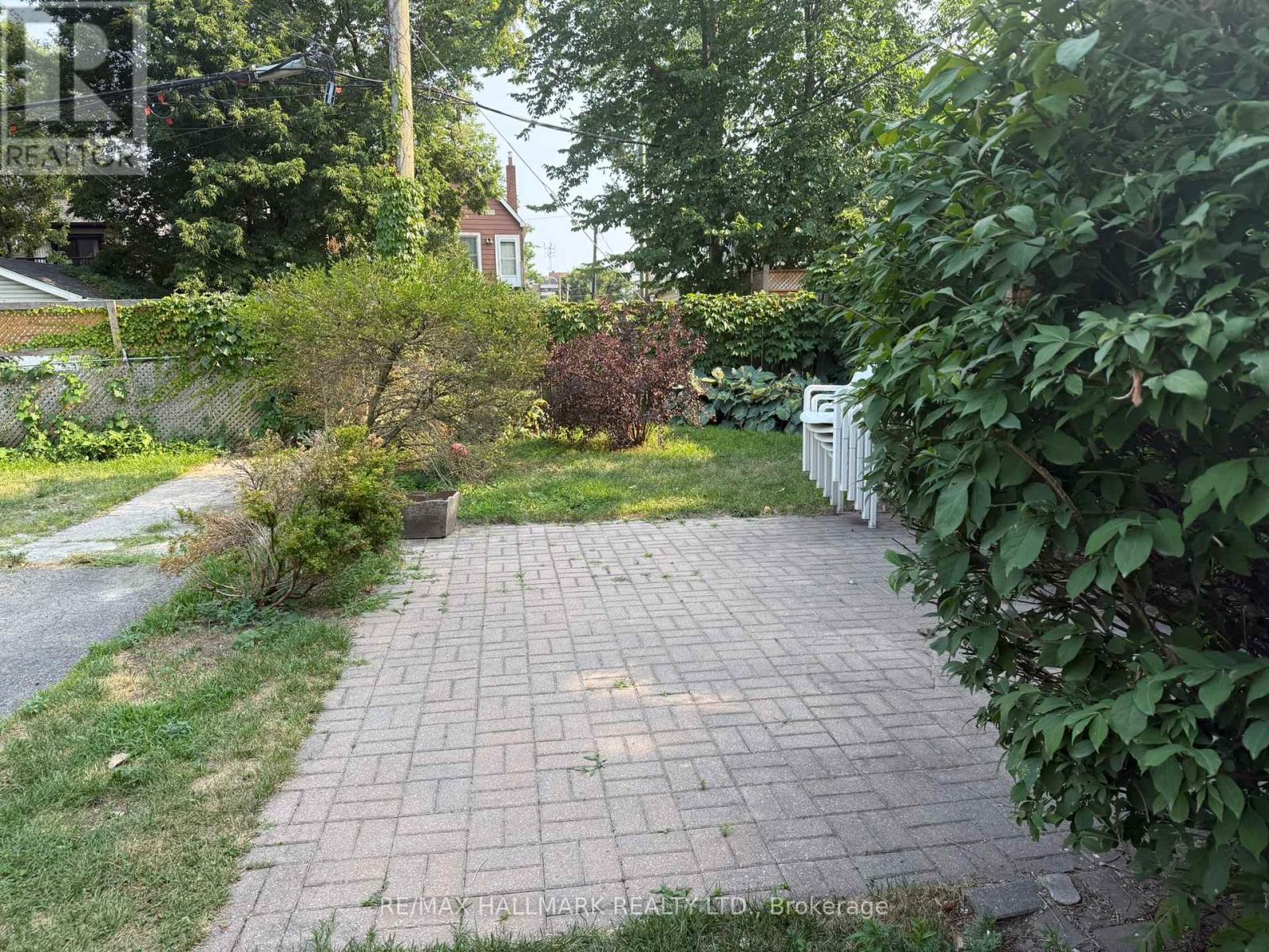 Photo 6 of Main 285 Bain Avenue, Toronto ON