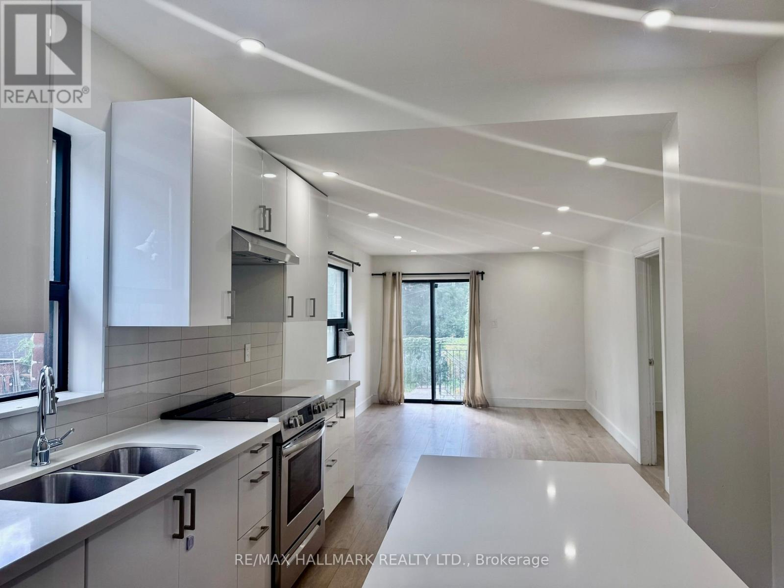 Photo 15 of Main 285 Bain Avenue, Toronto ON