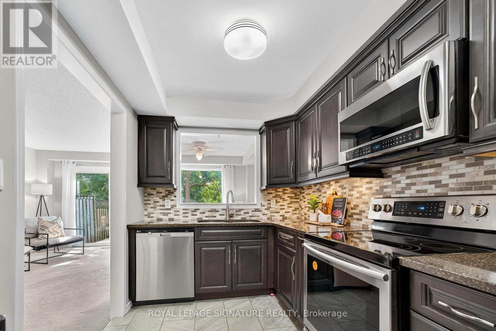 Photo 12 of 36 1867 Kingston Road, Pickering ON