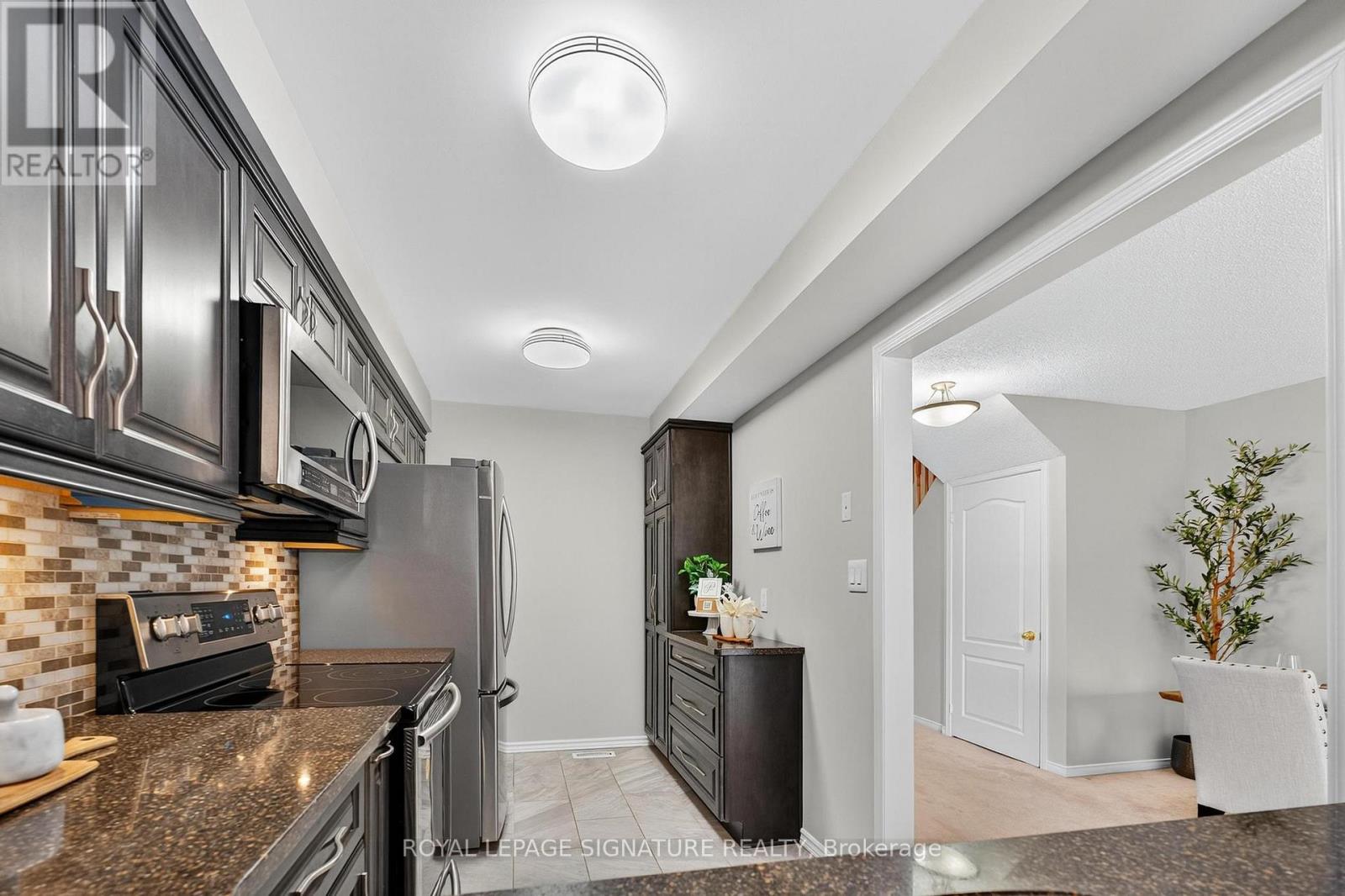 Photo 8 of 36 1867 Kingston Road, Pickering ON
