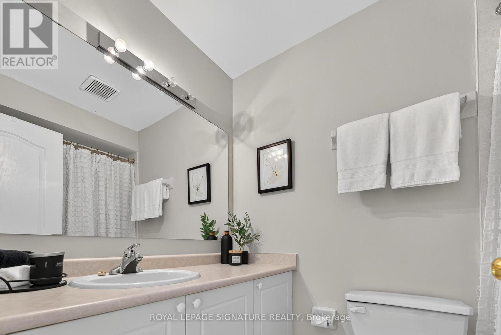 Photo 18 of 36 1867 Kingston Road, Pickering ON