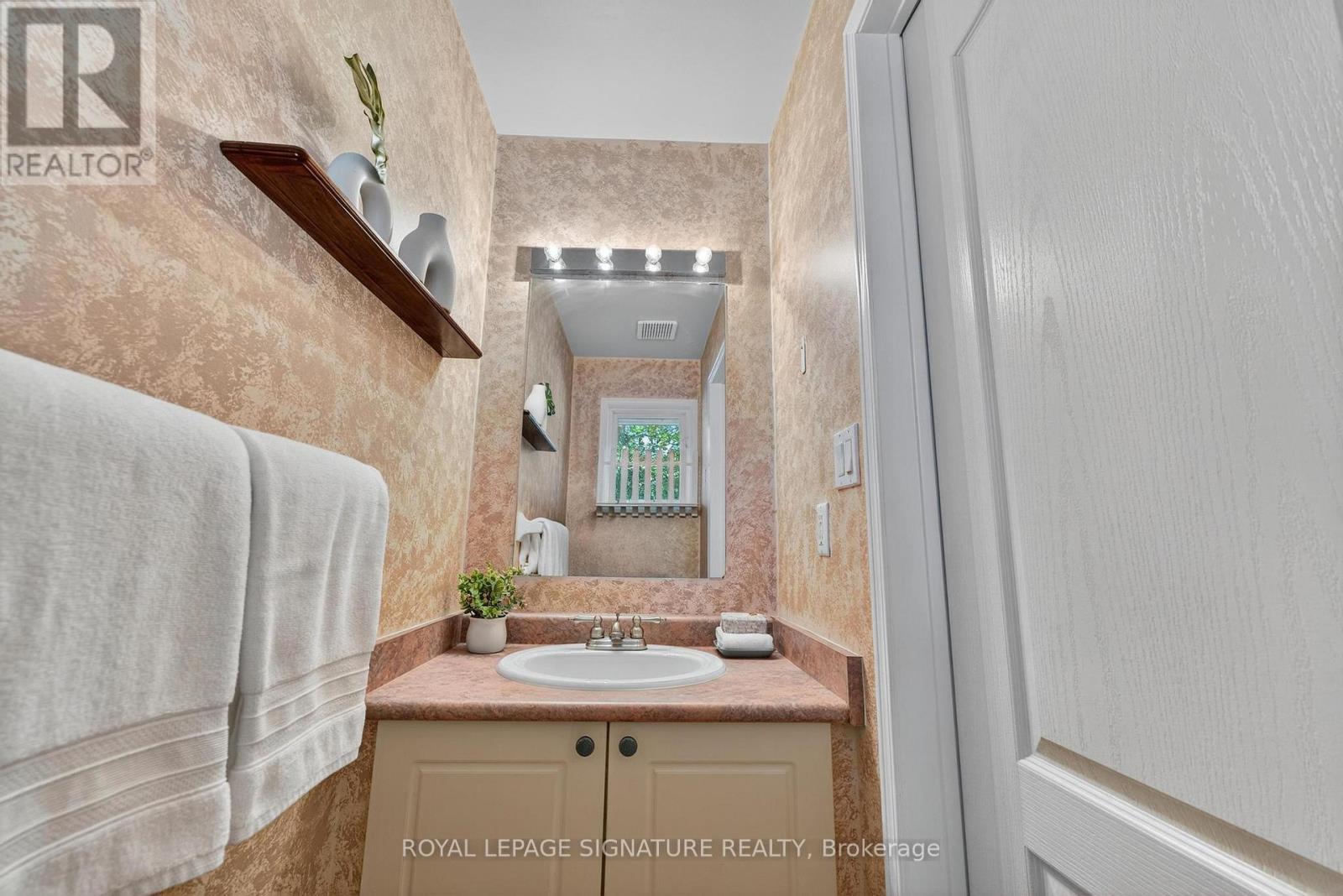 Photo 31 of 36 1867 Kingston Road, Pickering ON