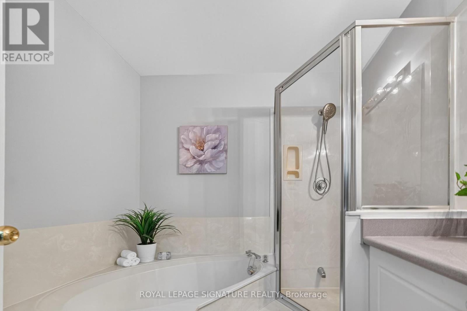 Photo 27 of 36 1867 Kingston Road, Pickering ON