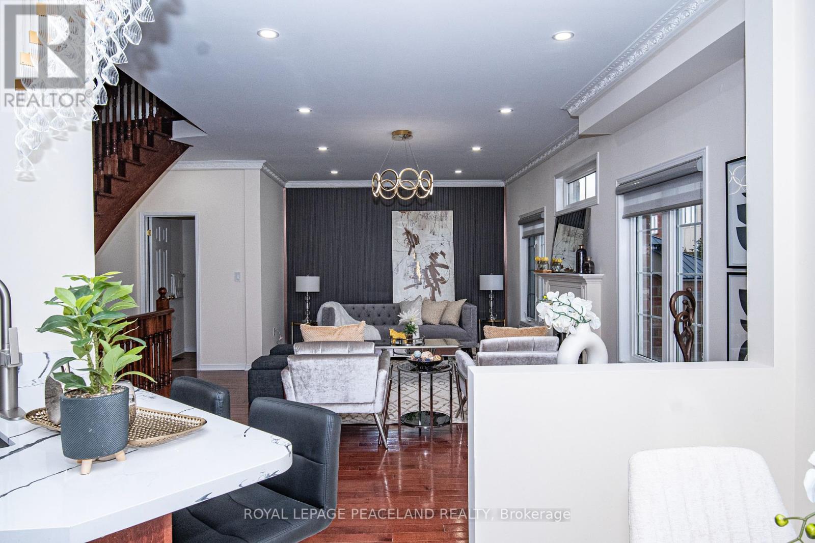 Photo 6 of 536 Forsyth Farm Drive, Whitchurchstouffville ON