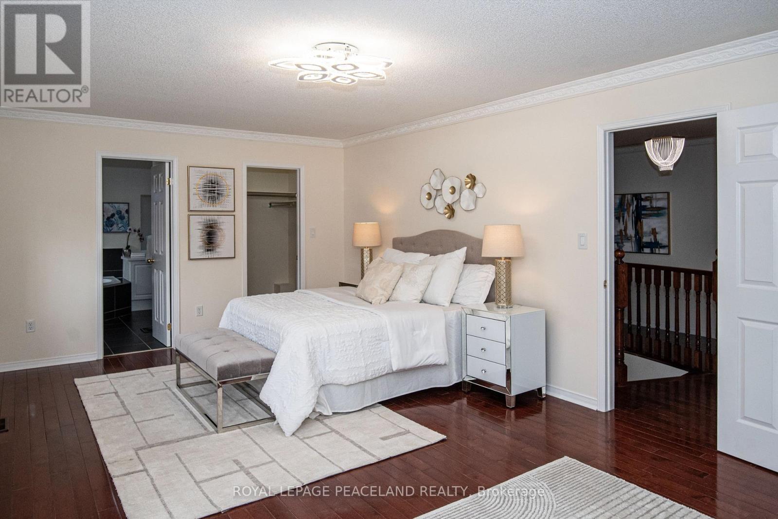 Photo 5 of 536 Forsyth Farm Drive, Whitchurchstouffville ON