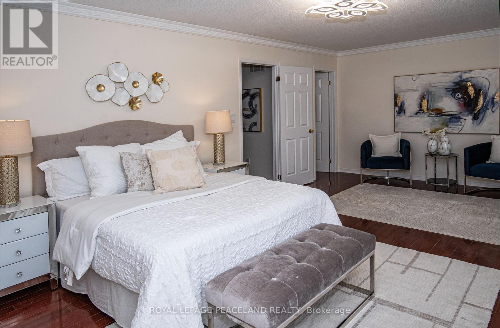 Photo 13 of 536 Forsyth Farm Drive, Whitchurchstouffville ON