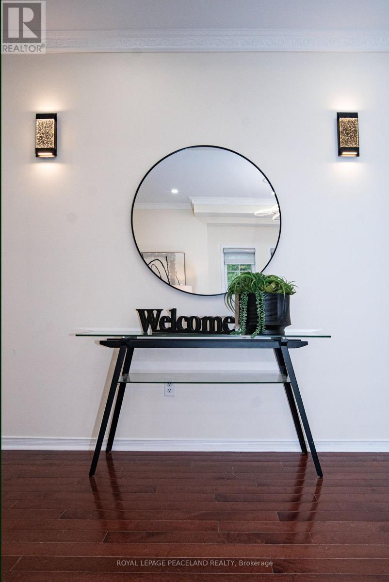 Photo 9 of 536 Forsyth Farm Drive, Whitchurchstouffville ON