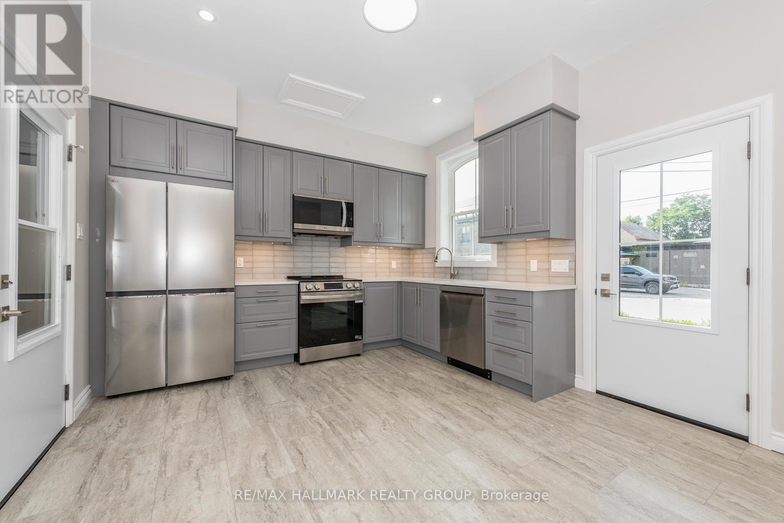Photo 10 of 108 Clothier Street E, North Grenville ON