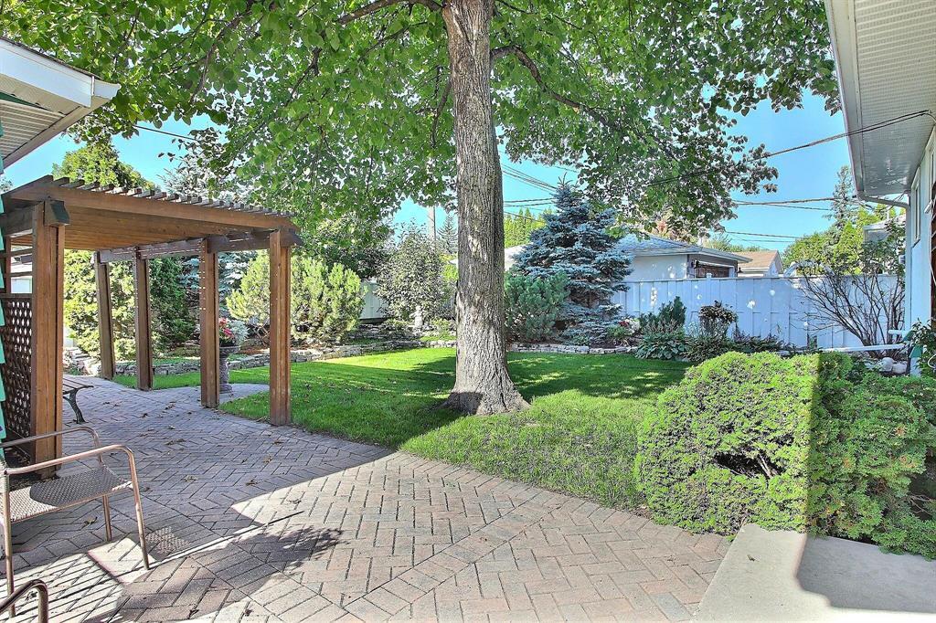 Photo 9 of 8 Kirkwall Crescent, Winnipeg MB