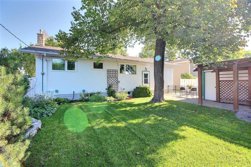 Photo 4 of 8 Kirkwall Crescent, Winnipeg MB
