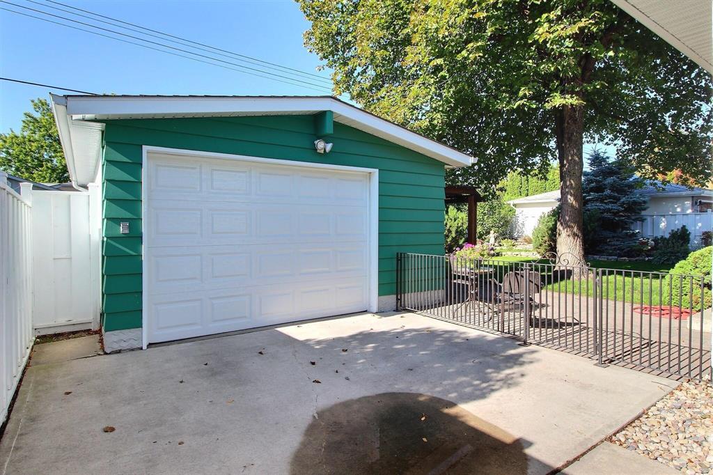 Photo 5 of 8 Kirkwall Crescent, Winnipeg MB