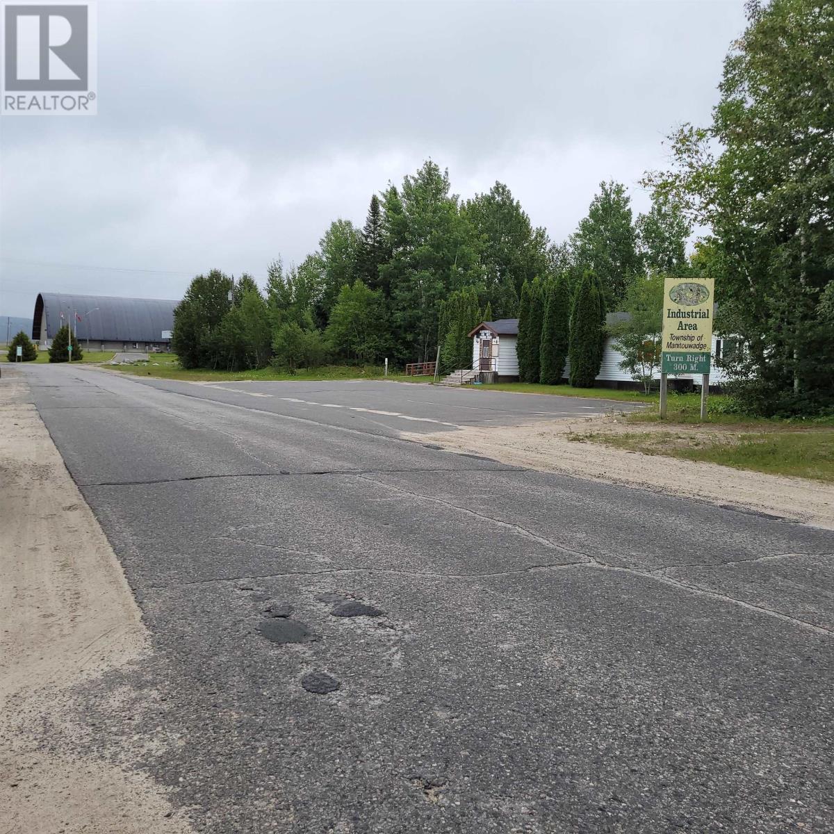 Photo 23 of 25 Manitou Road, Manitouwadge ON