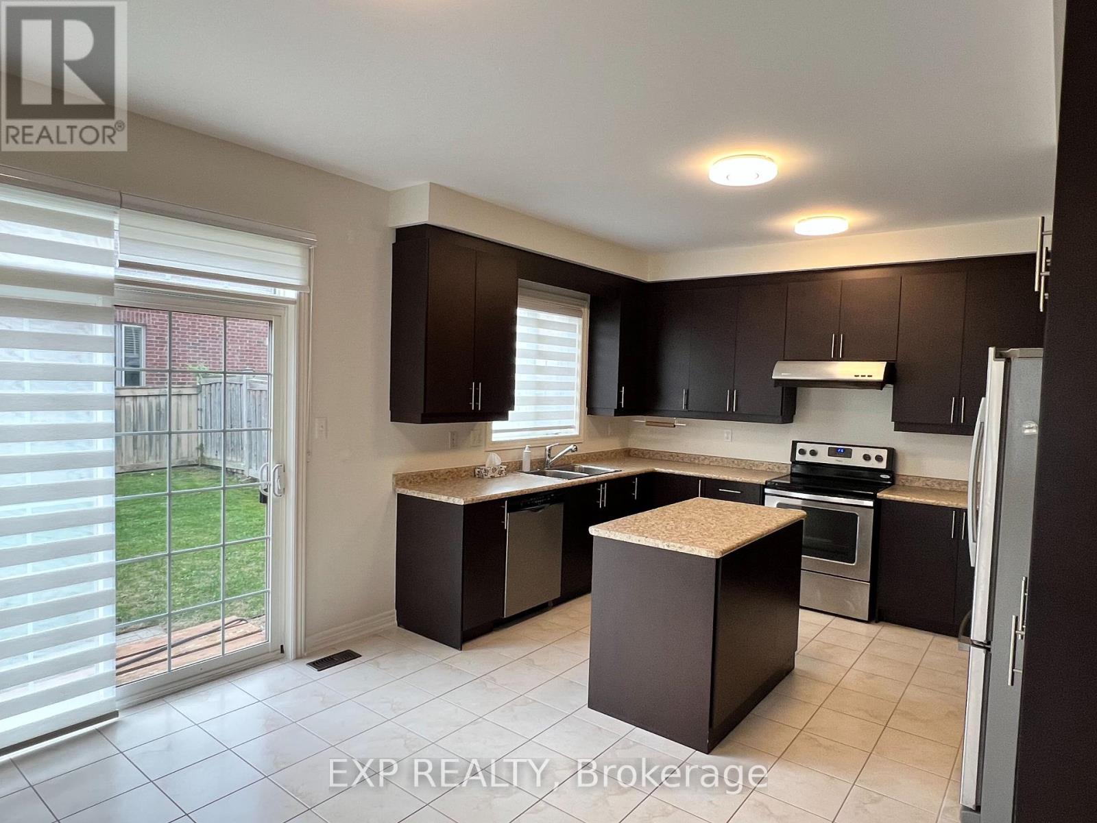 Photo 22 of 1223 Atkins Drive, Newmarket ON