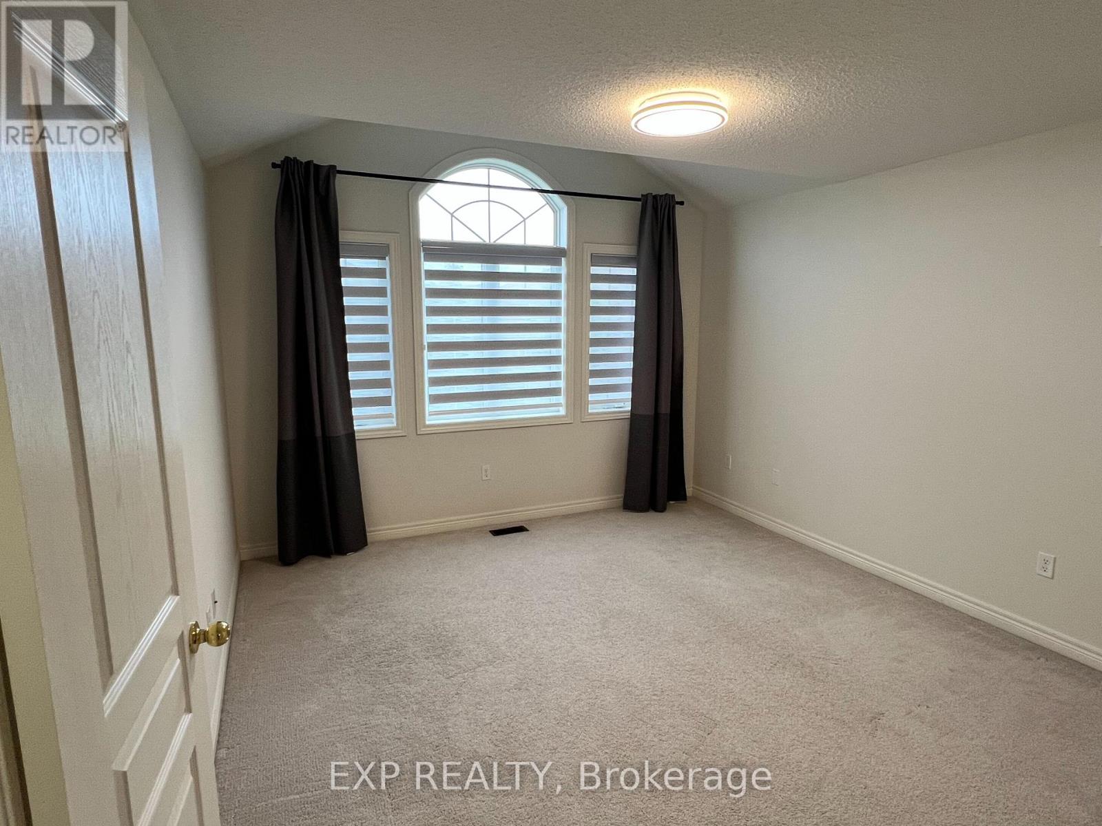 Photo 23 of 1223 Atkins Drive, Newmarket ON