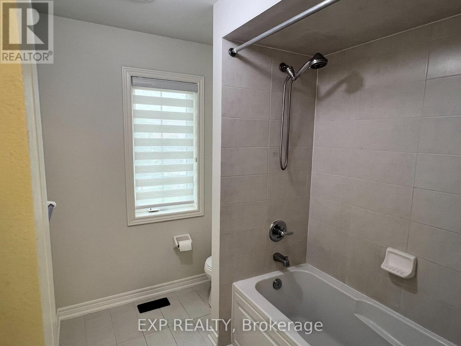 Photo 24 of 1223 Atkins Drive, Newmarket ON