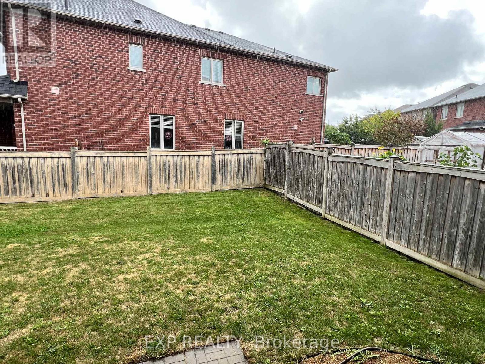 Photo 27 of 1223 Atkins Drive, Newmarket ON