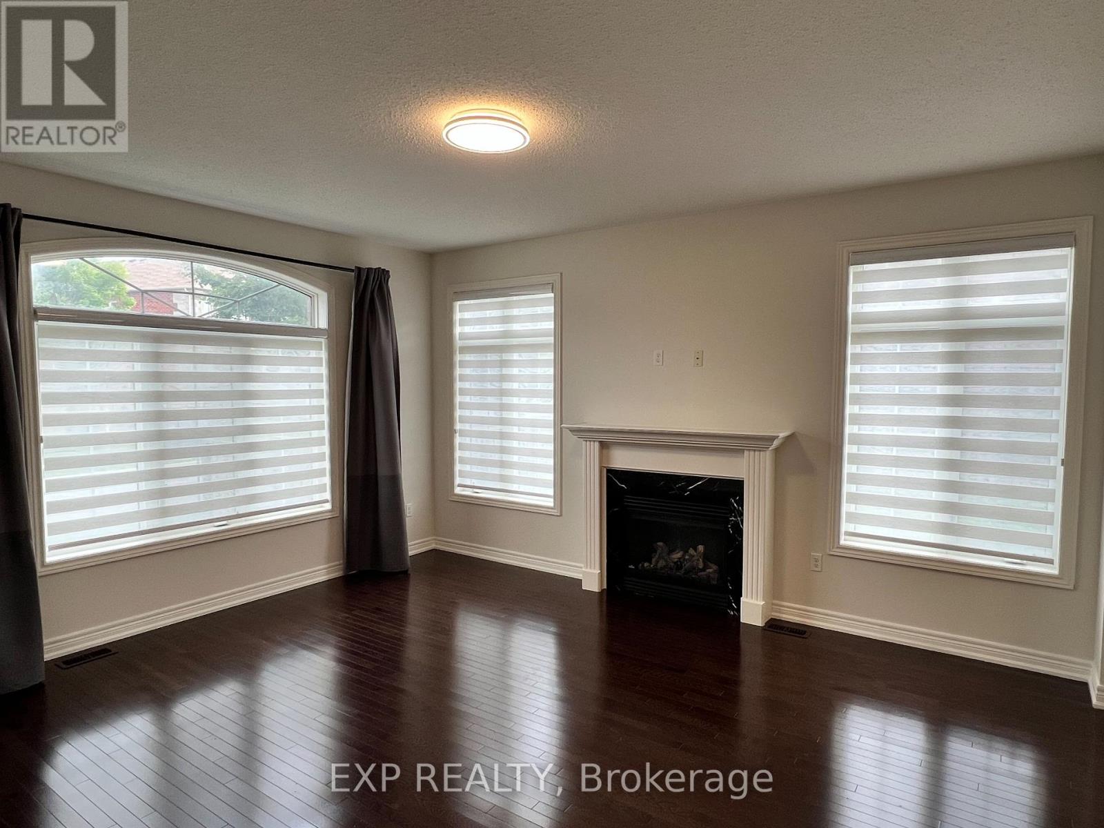 Photo 19 of 1223 Atkins Drive, Newmarket ON