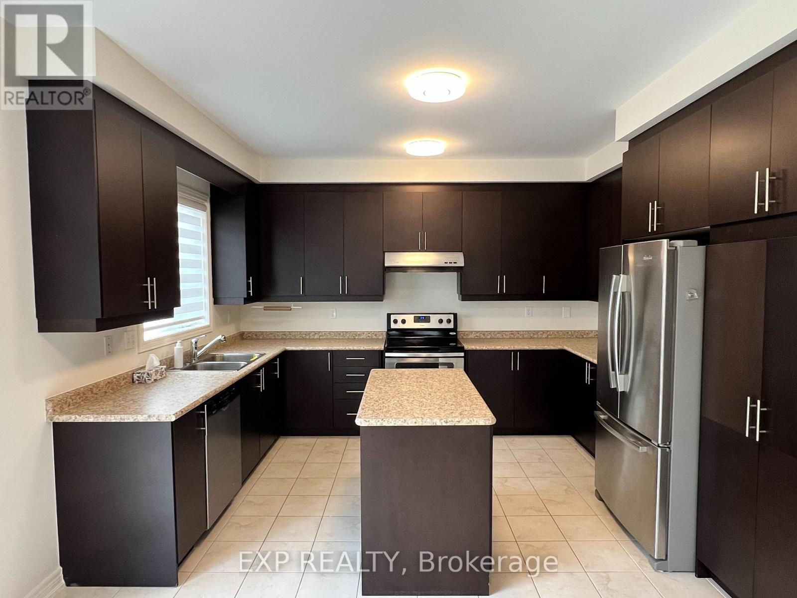 Photo 10 of 1223 Atkins Drive, Newmarket ON