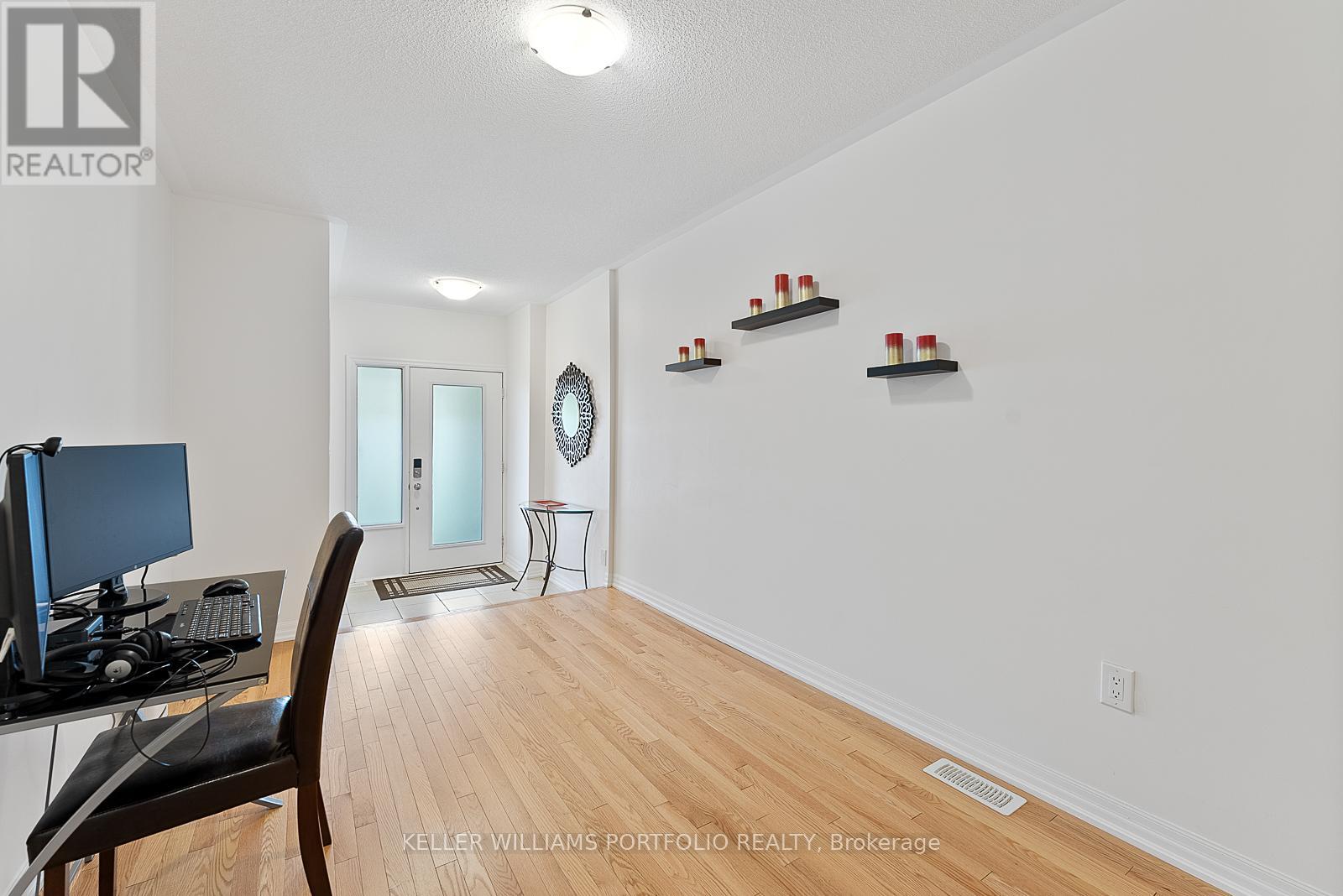 Photo 9 of 137 Bravo Lane, Newmarket ON
