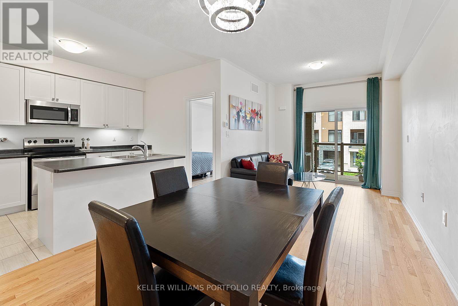 Photo 44 of 137 Bravo Lane, Newmarket ON