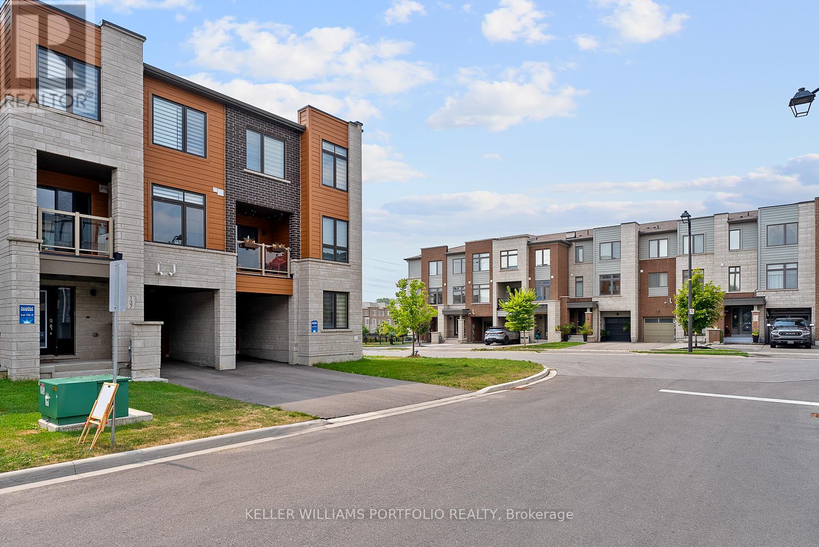 Photo 19 of 137 Bravo Lane, Newmarket ON