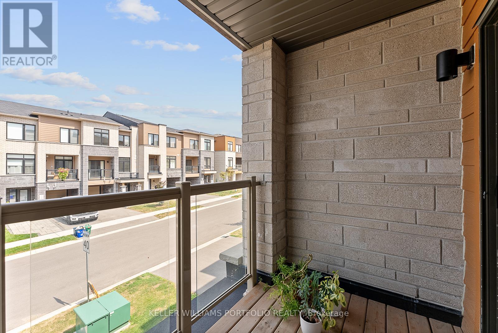 Photo 10 of 137 Bravo Lane, Newmarket ON