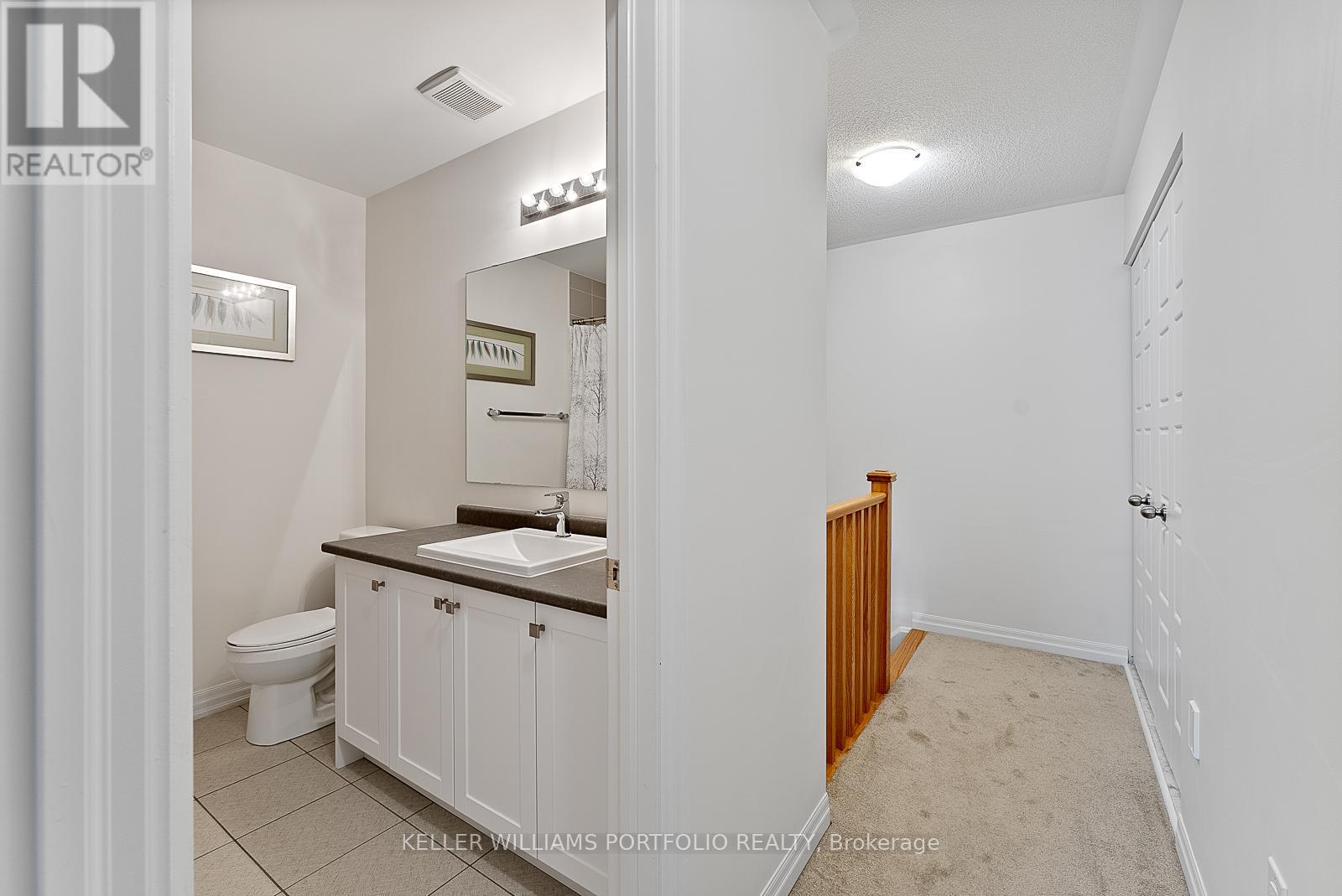 Photo 40 of 137 Bravo Lane, Newmarket ON
