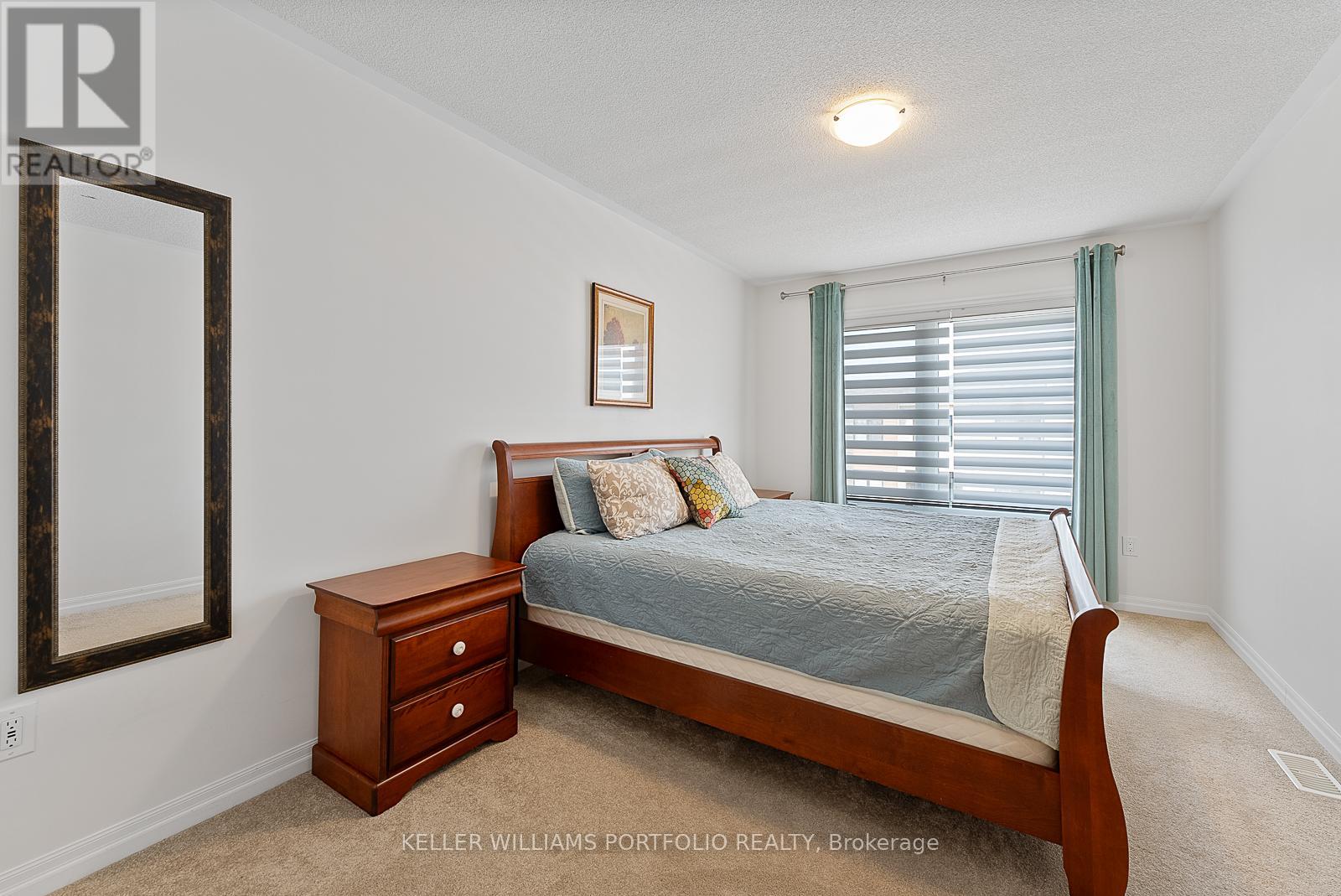 Photo 39 of 137 Bravo Lane, Newmarket ON