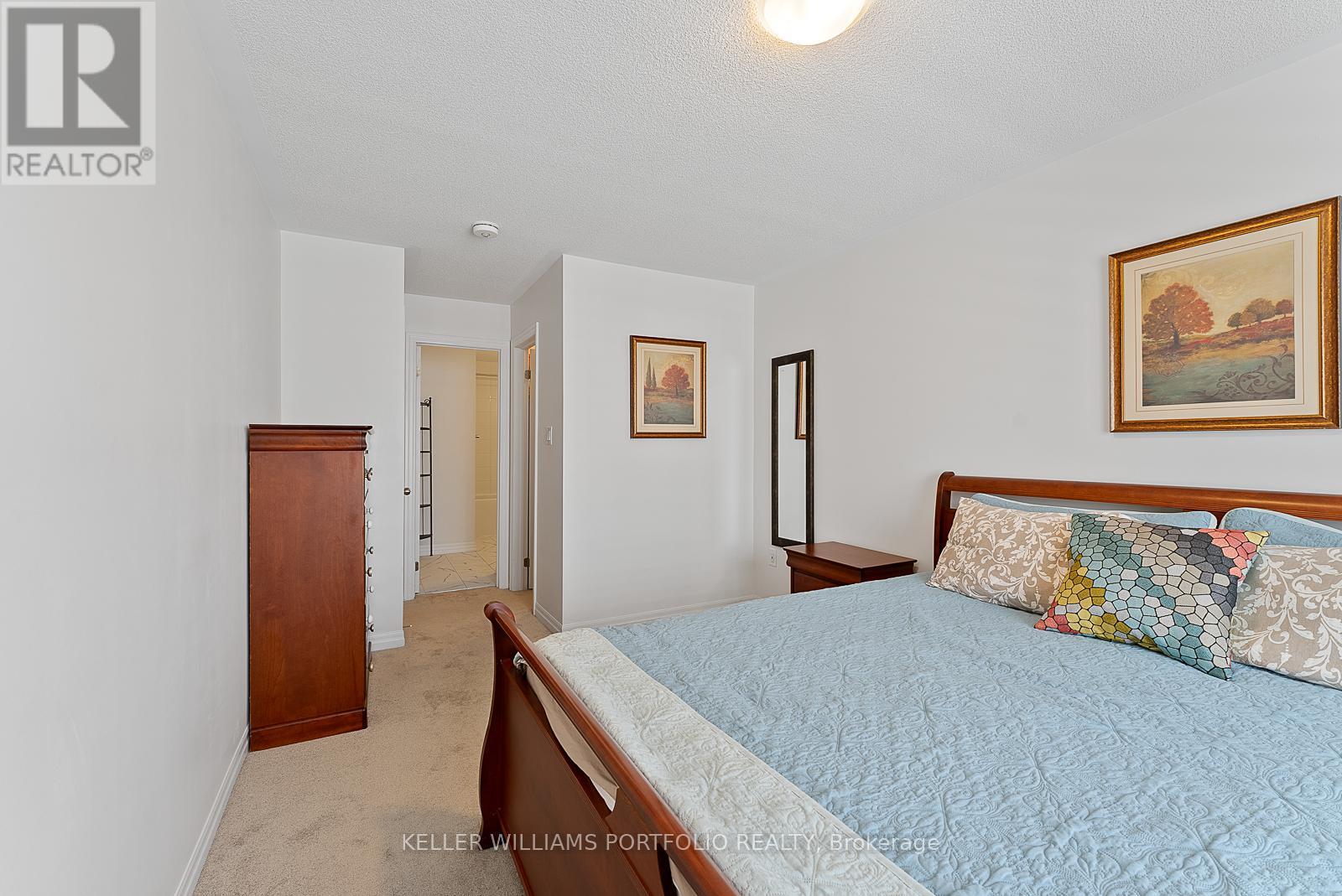 Photo 22 of 137 Bravo Lane, Newmarket ON