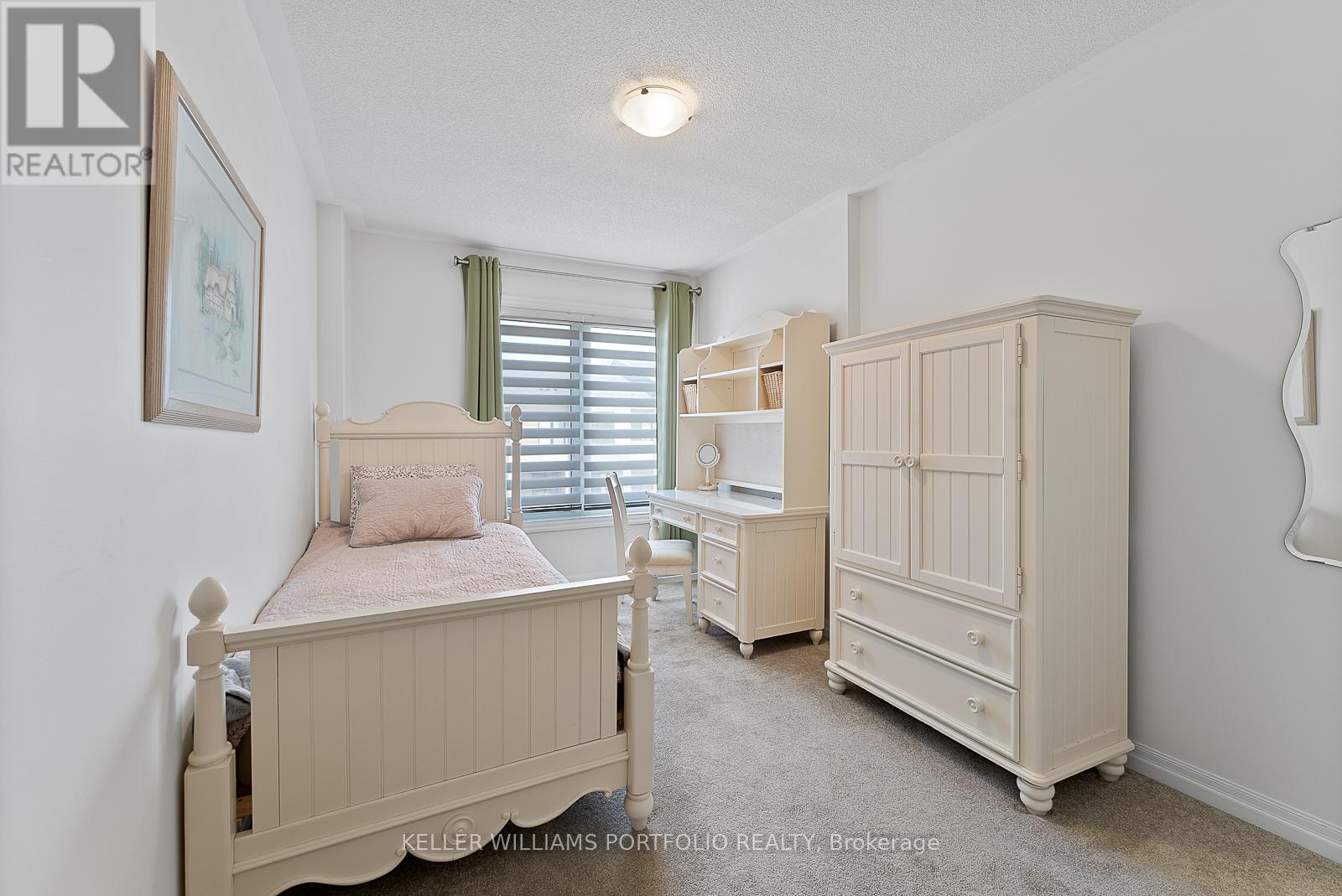 Photo 24 of 137 Bravo Lane, Newmarket ON