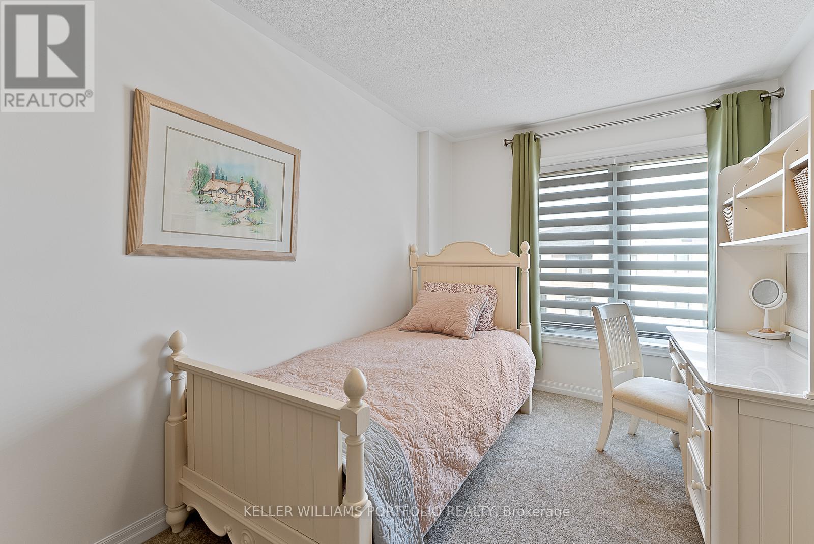 Photo 18 of 137 Bravo Lane, Newmarket ON