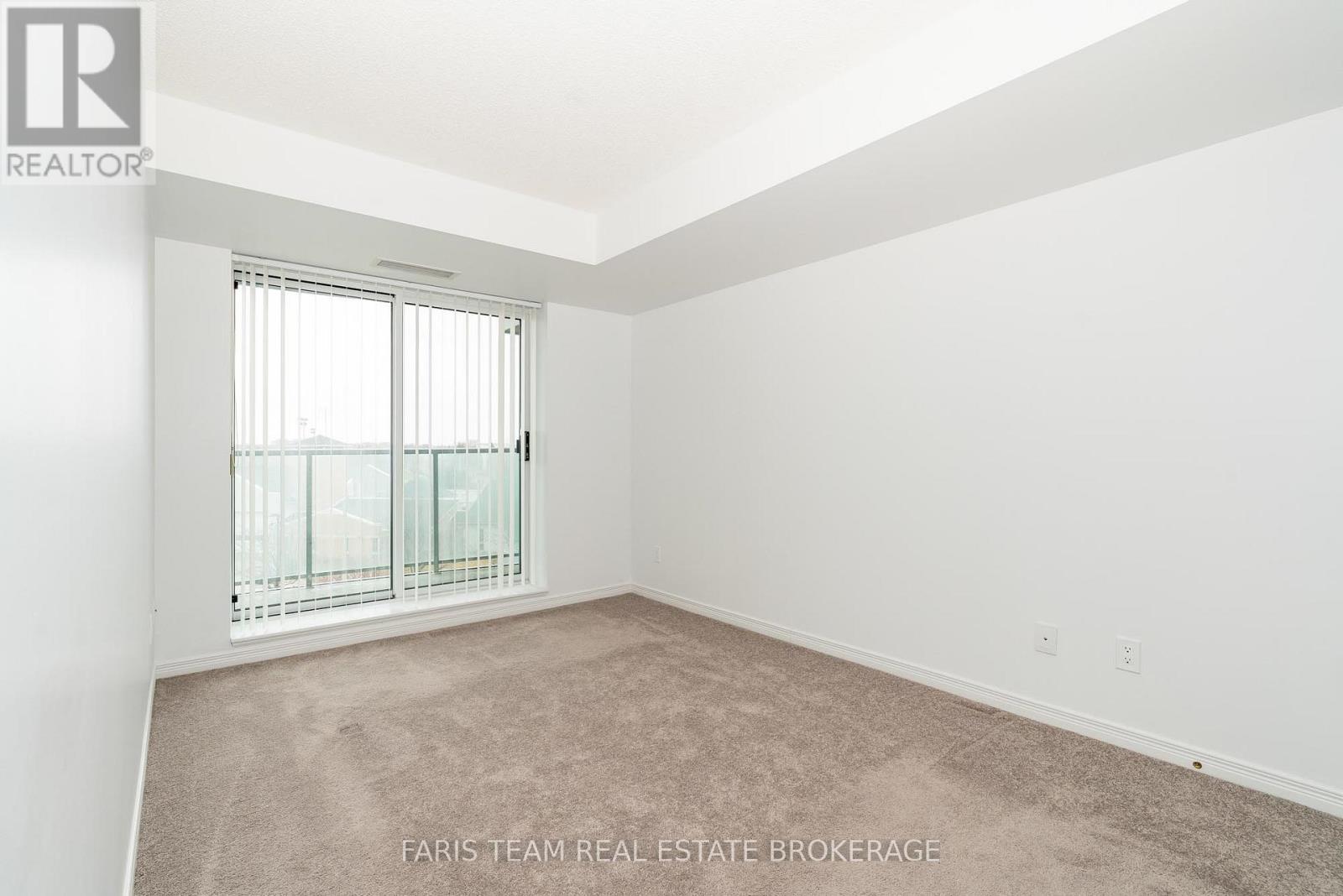 Photo 35 of 407 11 Oneida Crescent, Richmond Hill ON