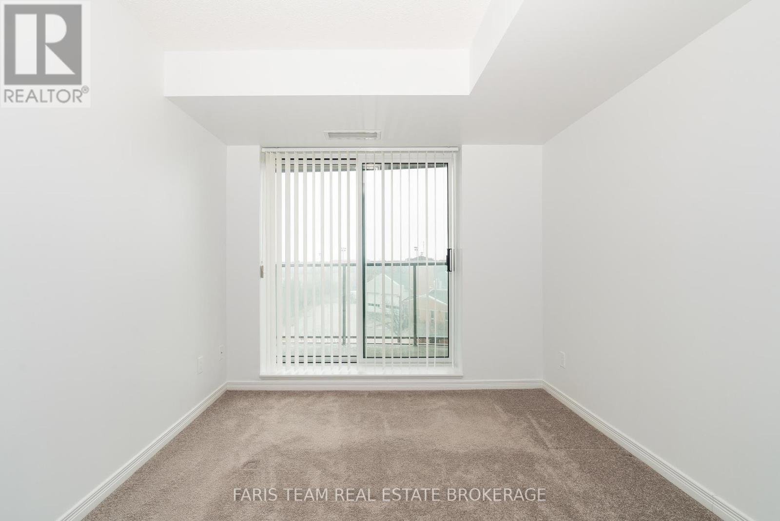 Photo 13 of 407 11 Oneida Crescent, Richmond Hill ON