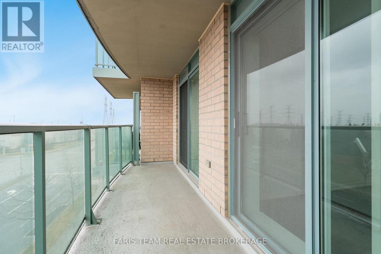 Photo 23 of 407 11 Oneida Crescent, Richmond Hill ON