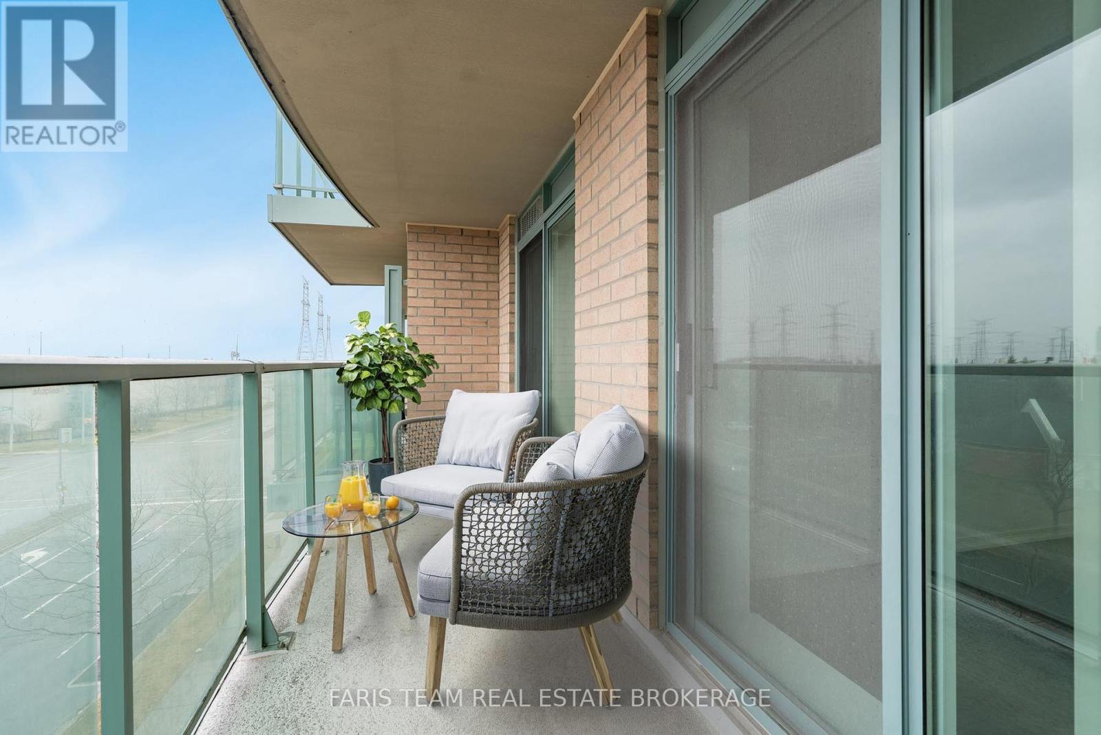 Photo 21 of 407 11 Oneida Crescent, Richmond Hill ON