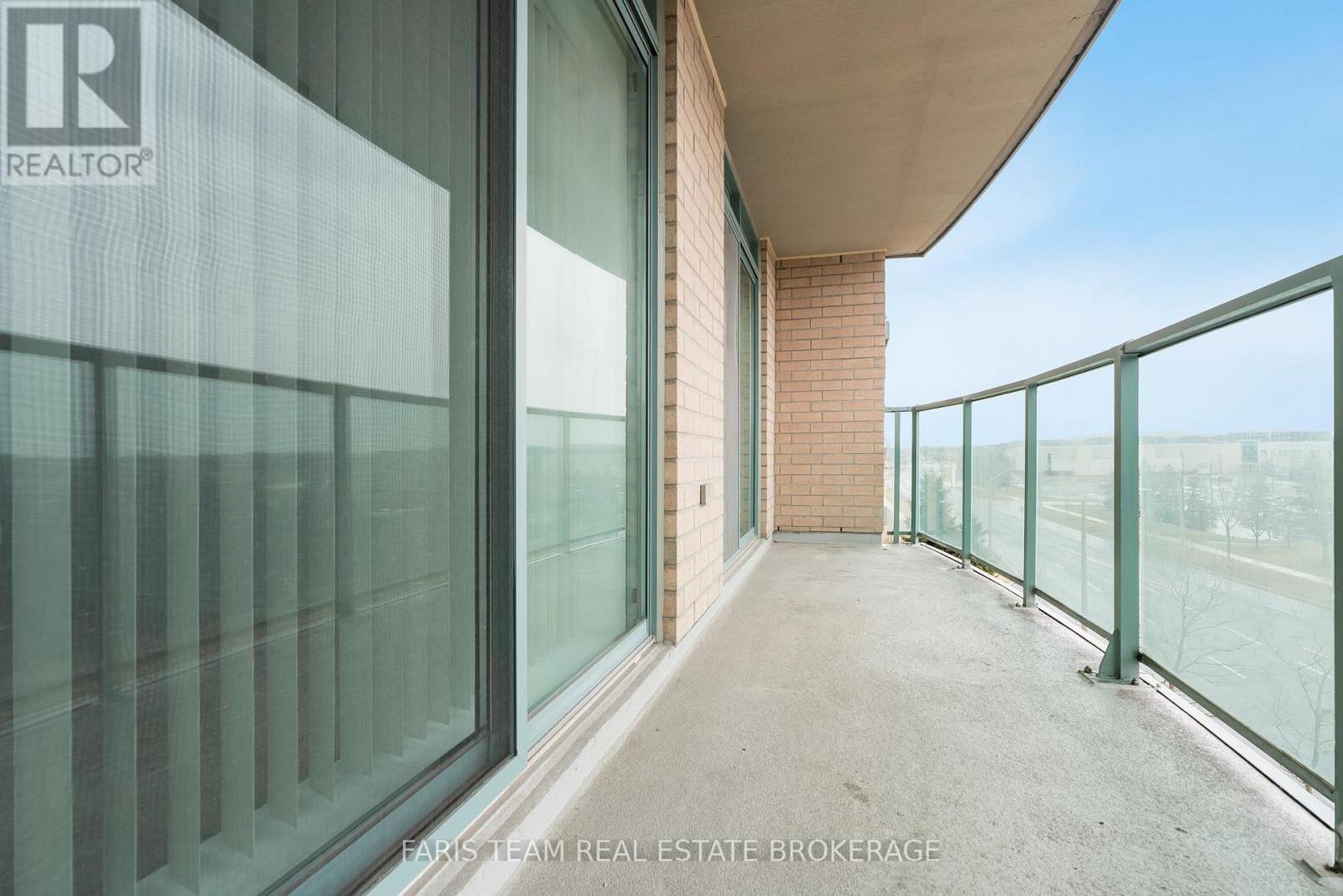 Photo 24 of 407 11 Oneida Crescent, Richmond Hill ON