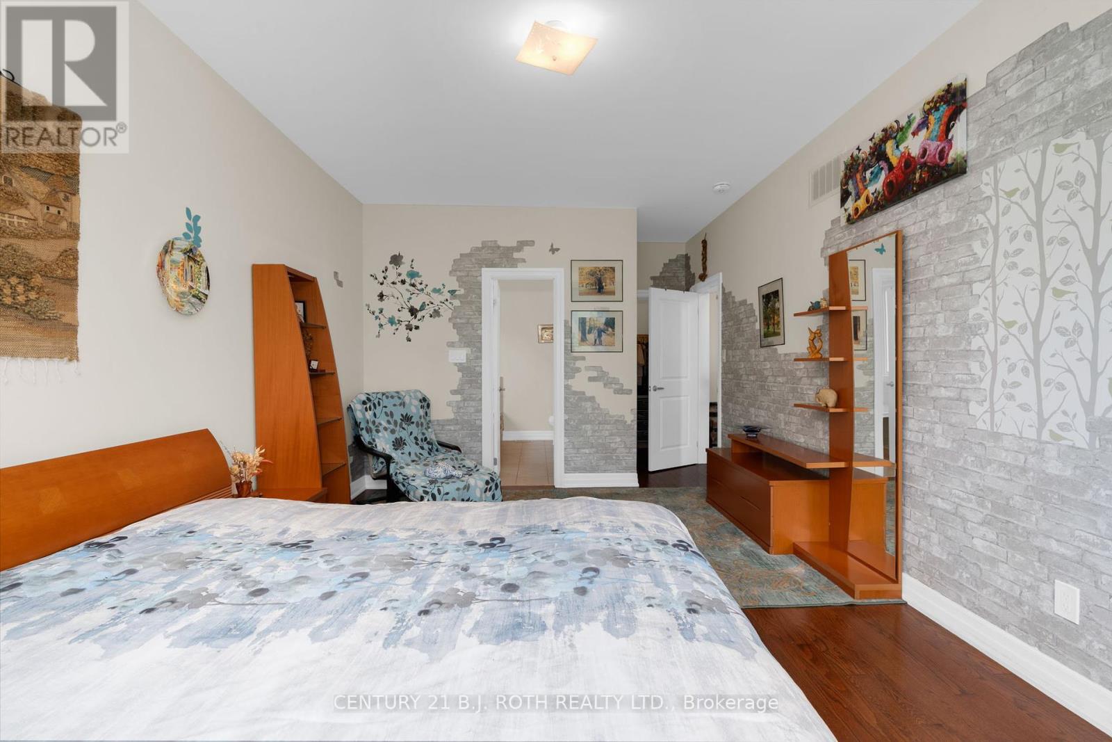 Photo 23 of 107 Allegra Drive, Wasaga Beach ON