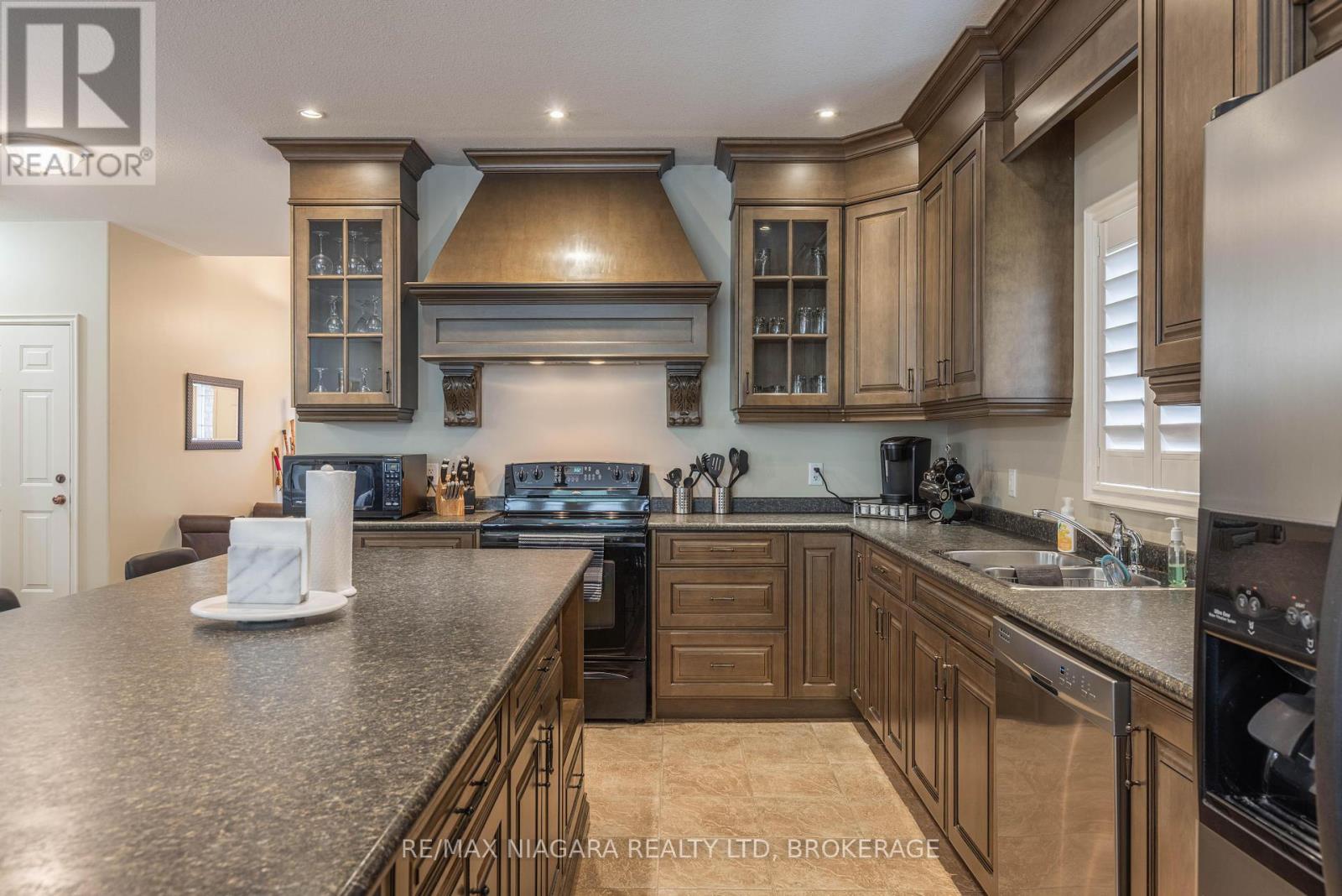 Photo 10 of 2501 Claude Avenue, Niagara Falls ON