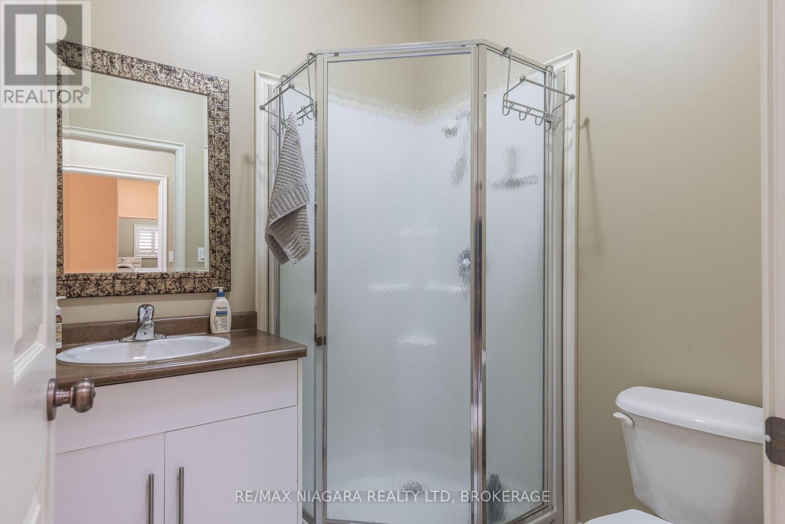 Photo 18 of 2501 Claude Avenue, Niagara Falls ON