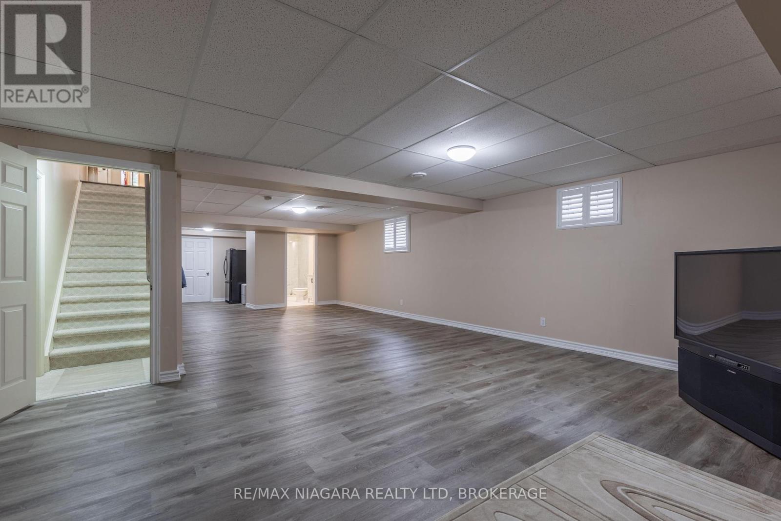 Photo 4 of 2501 Claude Avenue, Niagara Falls ON